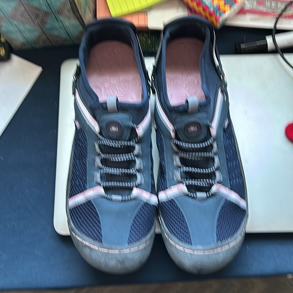 Blue gray and pink water shoes excellent condition 9.5. - Picture 2 of 4